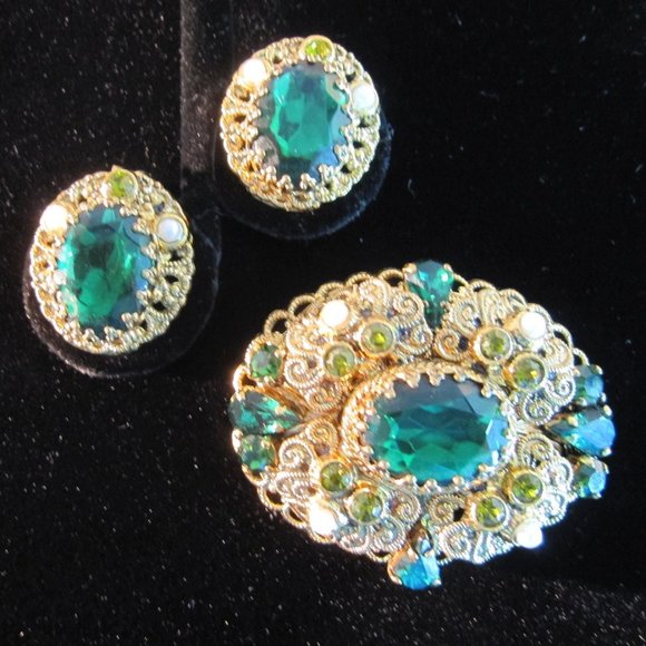 West Germany Jewelry - West German Emerald Green Rhinestone & Pearl Pin & Earrings  - Vintage